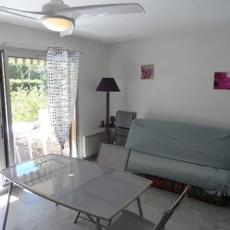 Le Lavandou, 2 Pieces, 5 Personnes - Fr-1-251-694 Apartment Le Lavandou